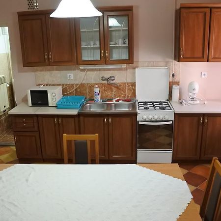 Kisasszony Apartman Eger Eksteriør billede