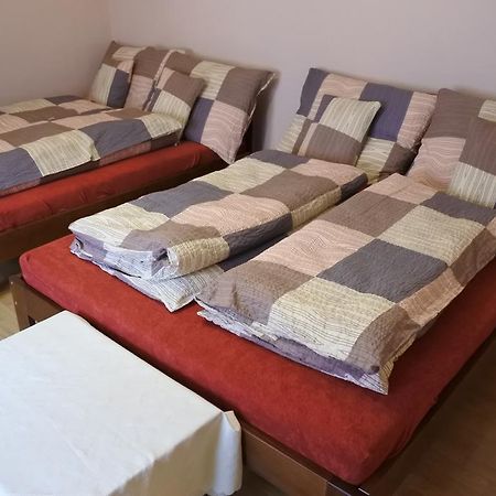 Kisasszony Apartman Eger Eksteriør billede