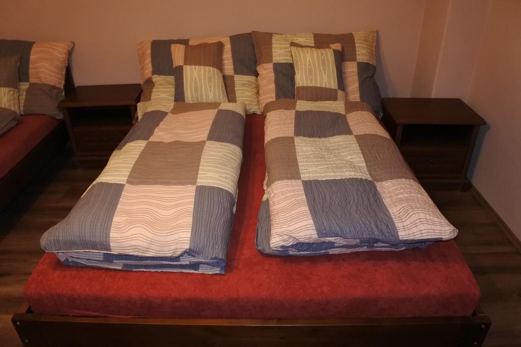 Kisasszony Apartman Eger Eksteriør billede